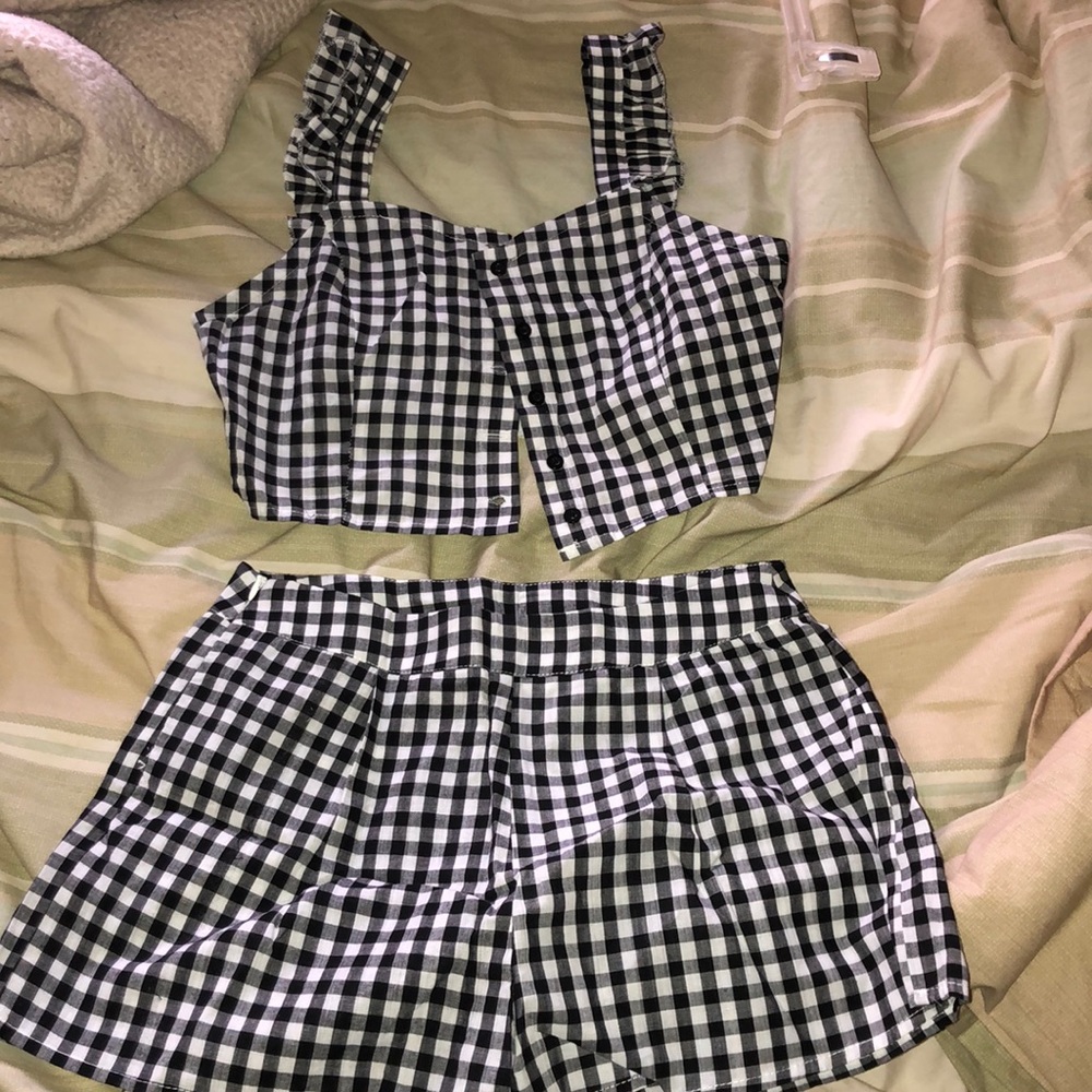 2 piece checkered set